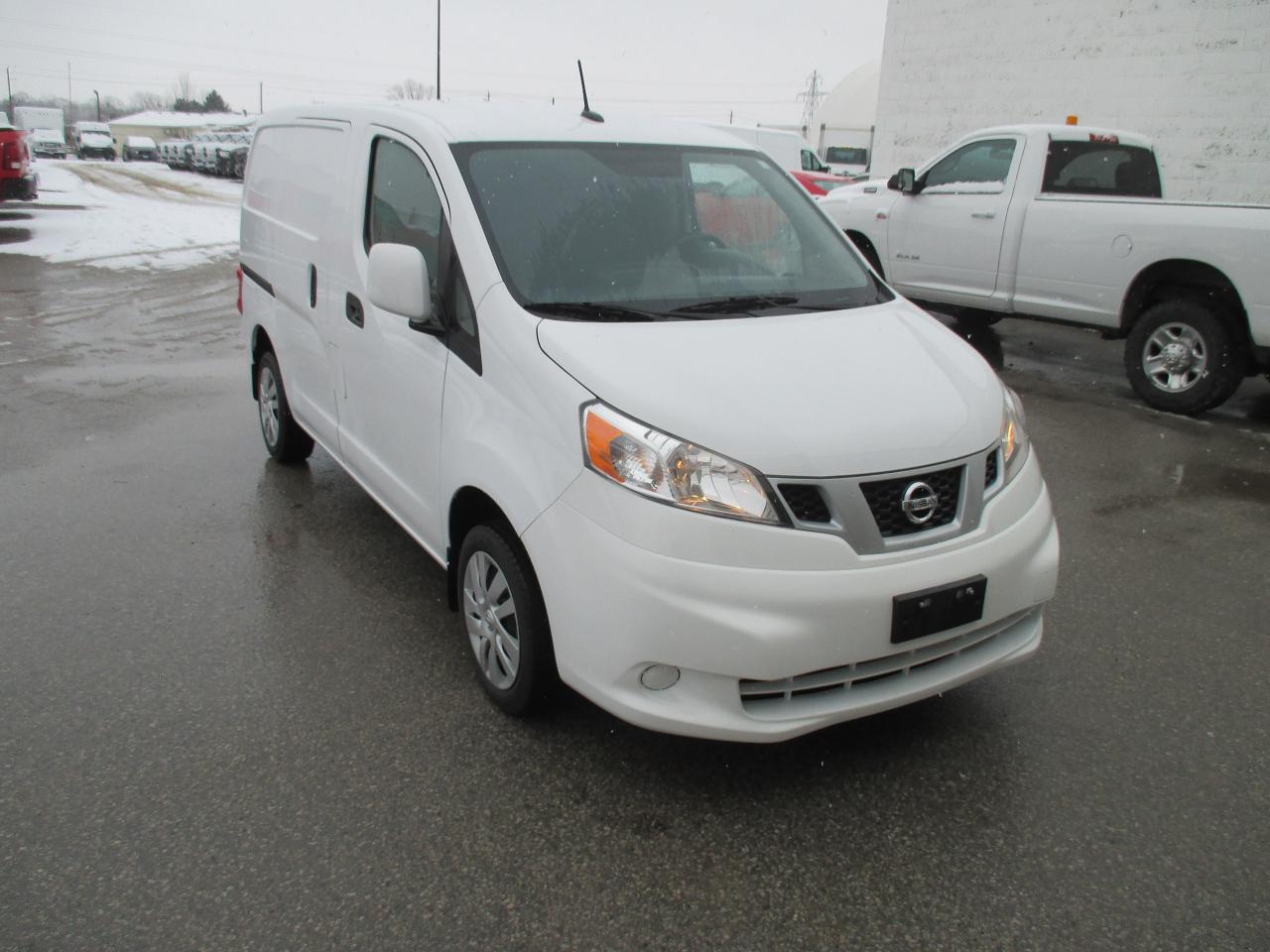 2021 Nissan NV200 SV - Photo #3