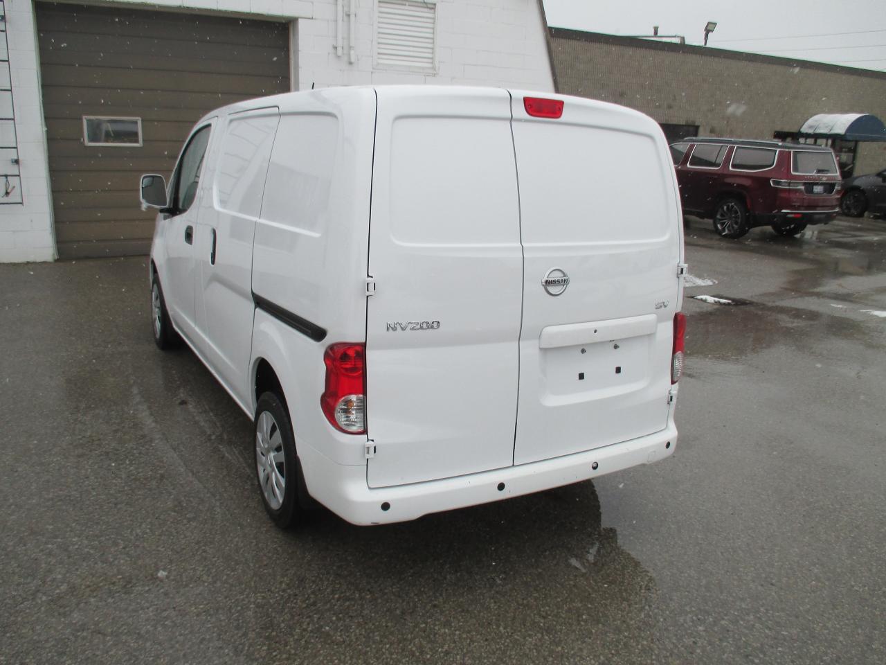 2021 Nissan NV200 SV - Photo #6