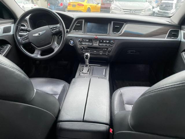 2015 Hyundai Genesis 3.8 AWD / LUXURY PKG / NAV / HEATED LEATHER SEATS Photo9