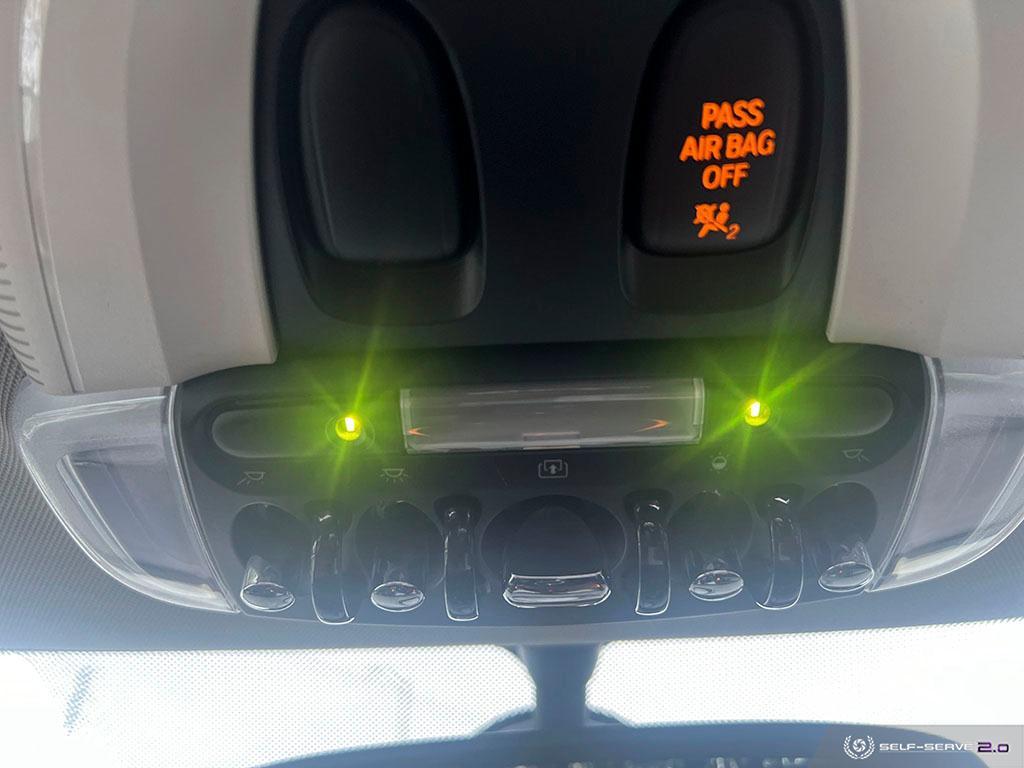 2015 MINI Cooper SUNROOF / LEATHER / HEATED SEATS / NO ACCIDENTS - Photo #18