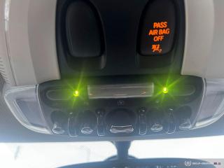 2015 MINI Cooper SUNROOF / LEATHER / HEATED SEATS / NO ACCIDENTS - Photo #18