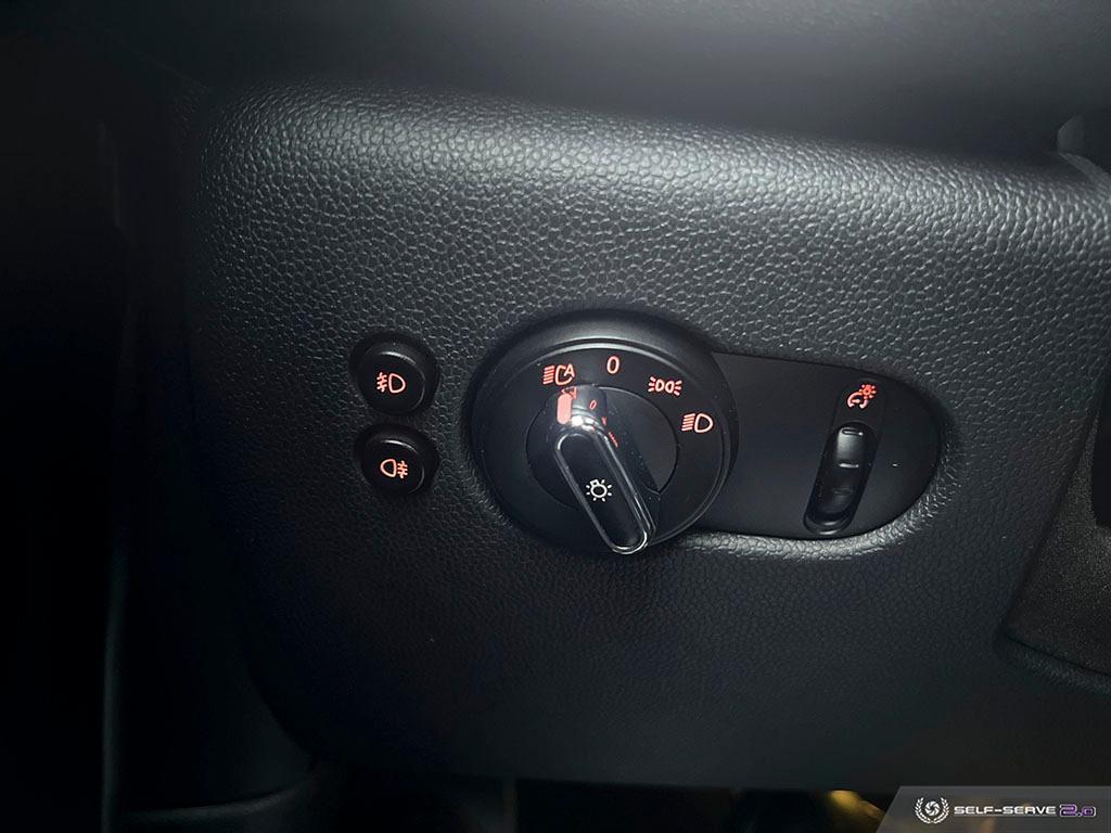 2015 MINI Cooper SUNROOF / LEATHER / HEATED SEATS / NO ACCIDENTS - Photo #13