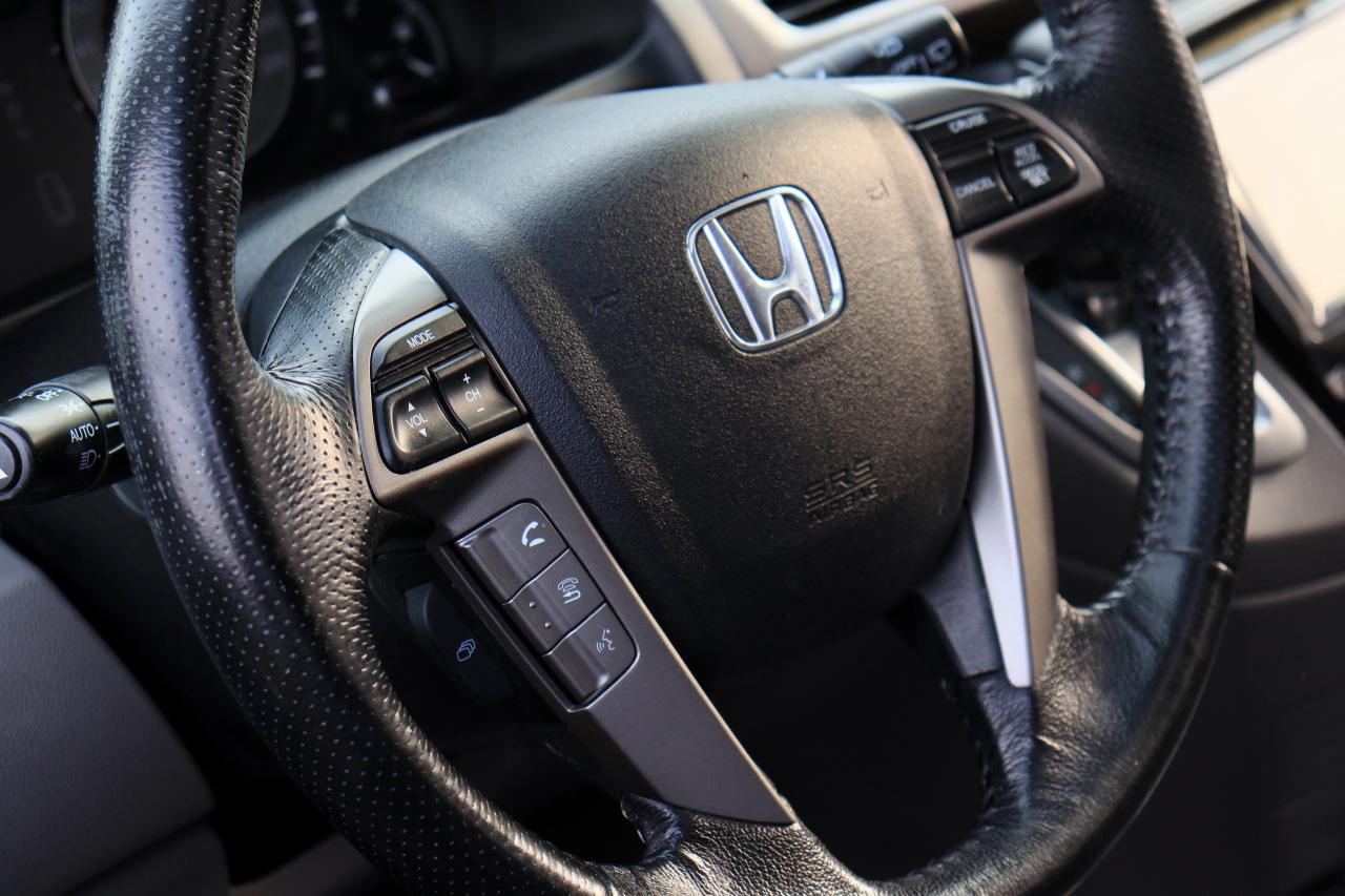 2016 Honda Odyssey EX-L | Leather | Roof | Nav | Cam | Pwr Doors ++ Photo16
