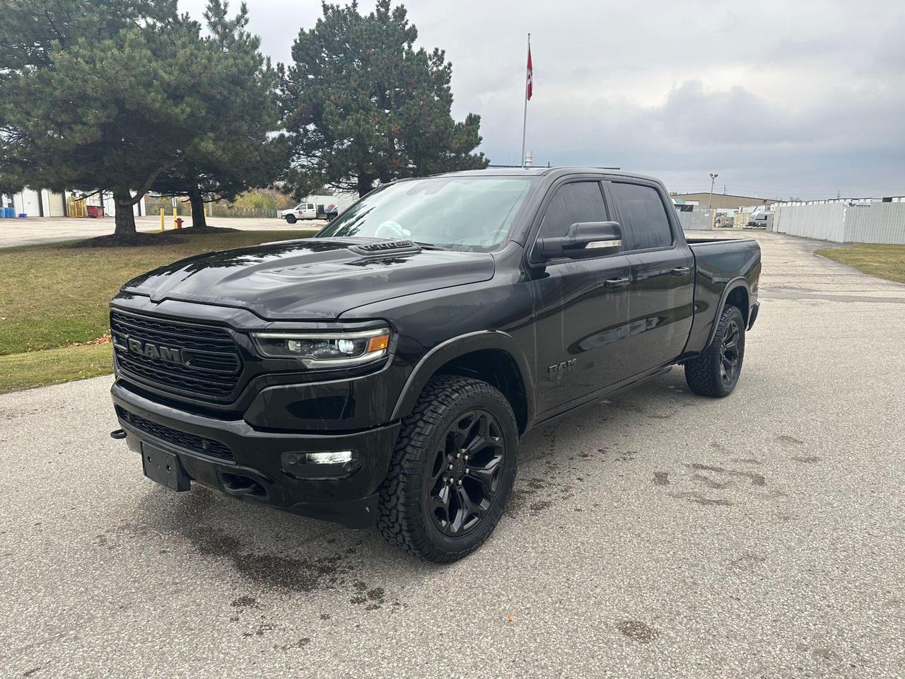 2020 RAM 1500 LIMITED - 4x4 CREW CAB 6'4" BOX - Photo #1