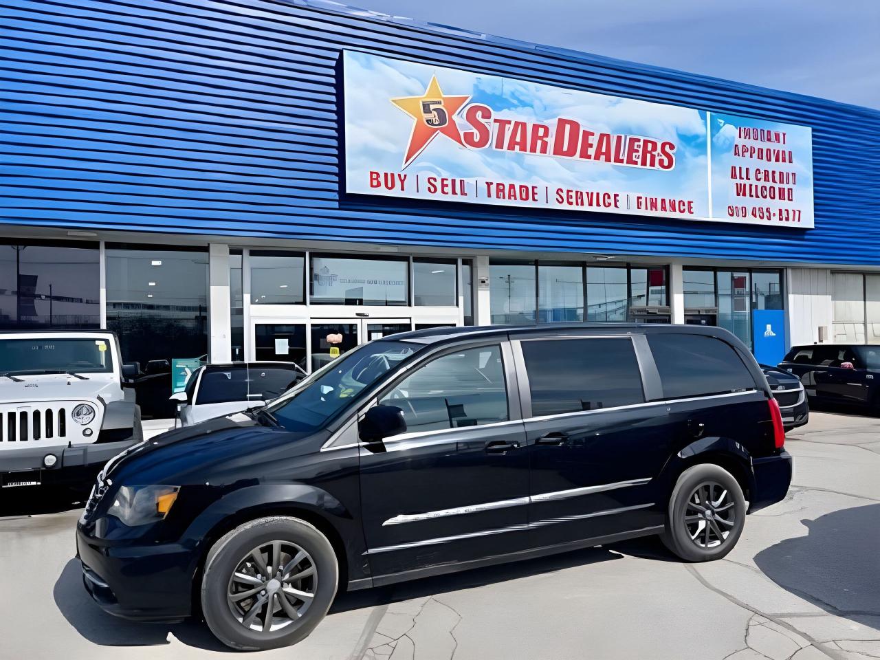 Used 2014 Chrysler Town & Country CERTIFIED LEATHER  MINT WE FINANCE ALL CREDIT for sale in London, ON