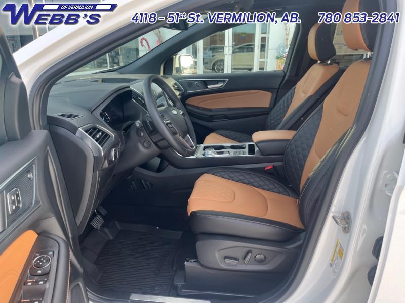 2024 Ford Edge Titanium Photo5