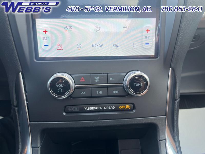 2024 Ford Edge Titanium Photo5