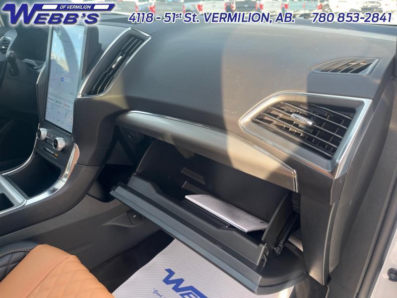 2024 Ford Edge Titanium Photo5