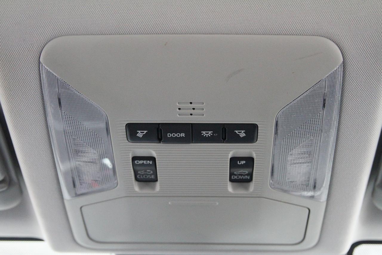 2021 Toyota RAV4 XLE | AWD | Sunroof | BSM | Heated Seats | CarPlay