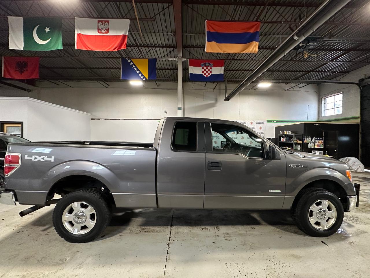 2014 Ford F-150 LONG BOX | 4WD SUPERCAB 145" XLT - Photo #3