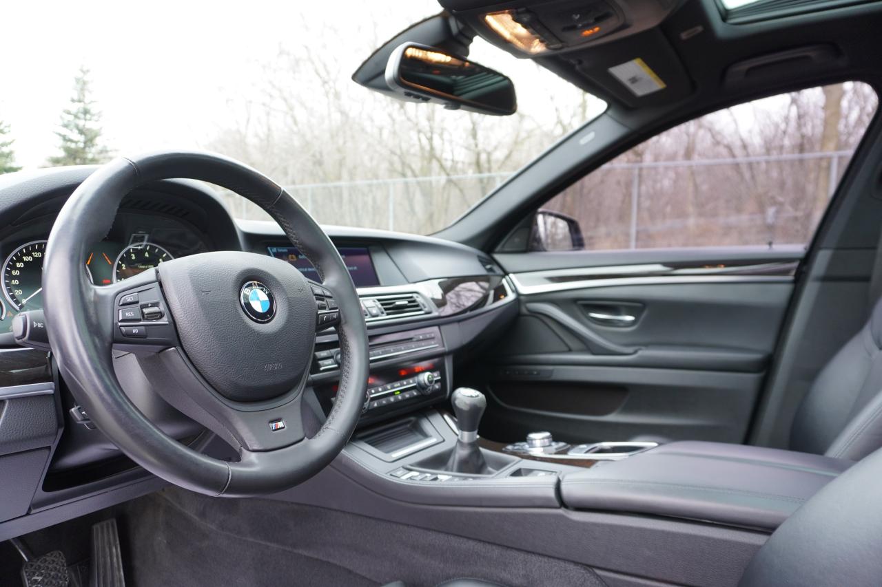 2011 BMW 5 Series RARE 6SPD MANUAL / NO ACCIDENTS / HUD / STUNNING - Photo #11