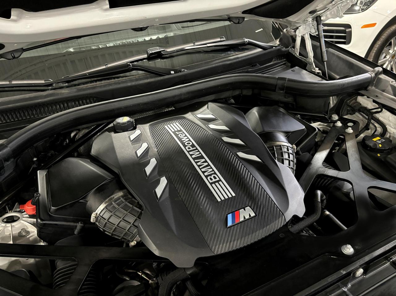 2023 BMW X5 M COMPETITION|NO LUX TAX|REDSEATS|CARBON|NAV|MASSAGE - Photo #4