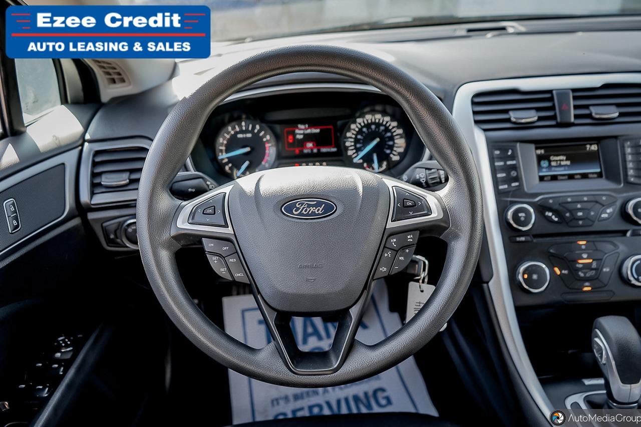 2016 Ford Fusion SE Photo16
