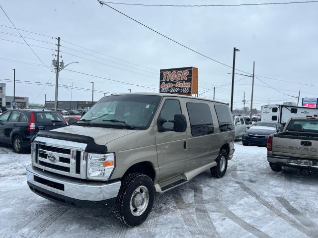 2012 Ford Econoline E150*WHEELCHAIR ACCESSIBLE*HAND CONTROL*ONLY 46KM*