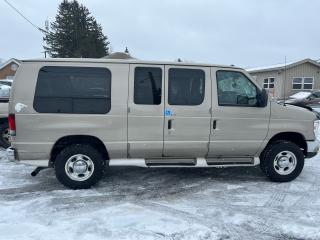2012 Ford Econoline E150*WHEELCHAIR ACCESSIBLE*HAND CONTROL*ONLY 46KM* - Photo #9