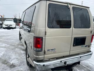 2012 Ford Econoline E150*WHEELCHAIR ACCESSIBLE*HAND CONTROL*ONLY 46KM* - Photo #3