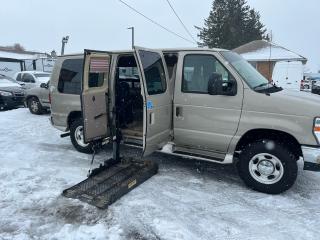 2012 Ford Econoline E150*WHEELCHAIR ACCESSIBLE*HAND CONTROL*ONLY 46KM* - Photo #2