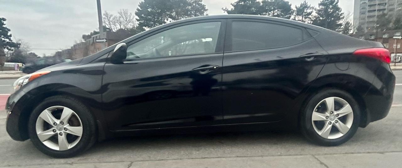 2012 Hyundai Elantra GLS Photo2