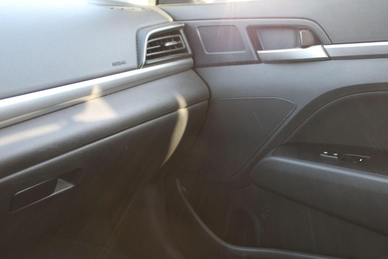 2020 Hyundai Elantra Preferred w/Sun & Safety Package IVT - Photo #16