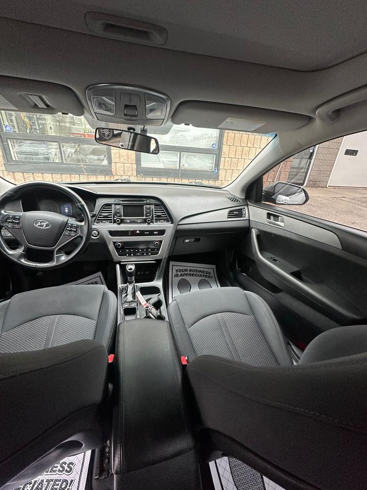 2016 Hyundai Sonata 4dr Sdn 2.4L Auto GLS Photo