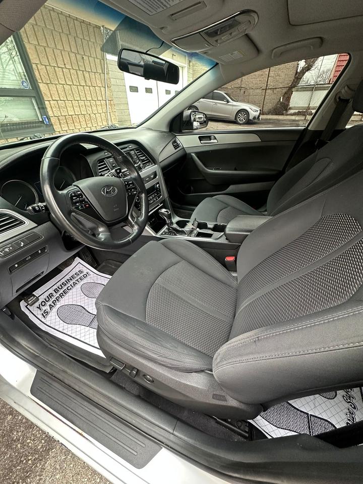 2016 Hyundai Sonata 4dr Sdn 2.4L Auto GLS Photo