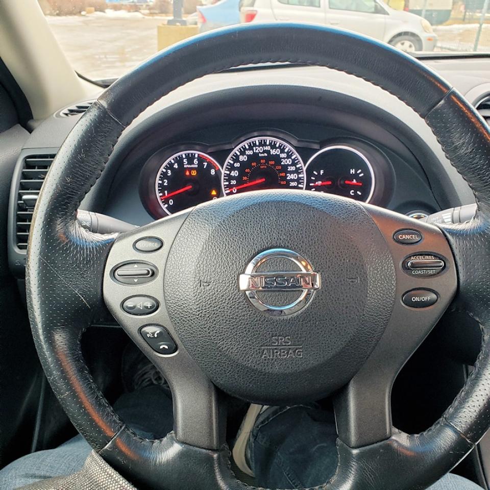 2011 Nissan Altima 4dr Sdn I4 CVT 2.5 SL - Photo #10