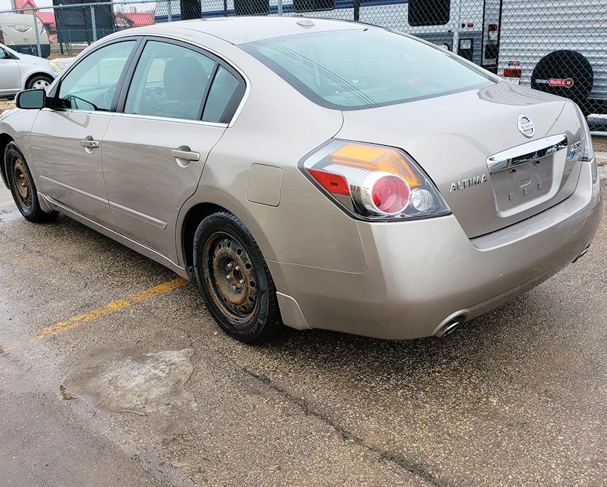 2011 Nissan Altima 4dr Sdn I4 CVT 2.5 SL - Photo #3