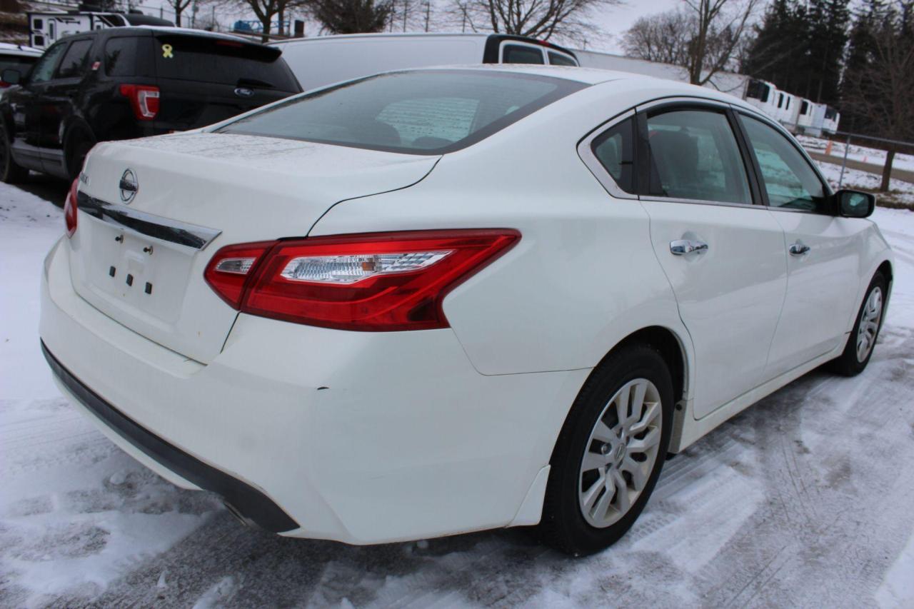 2016 Nissan Altima  Photo2