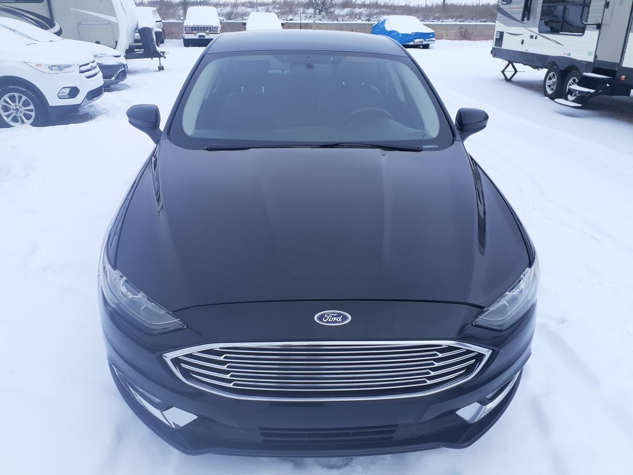 2018 Ford Fusion SE, Leather, Htd Seats, BU Cam, Remote Start - Photo #2