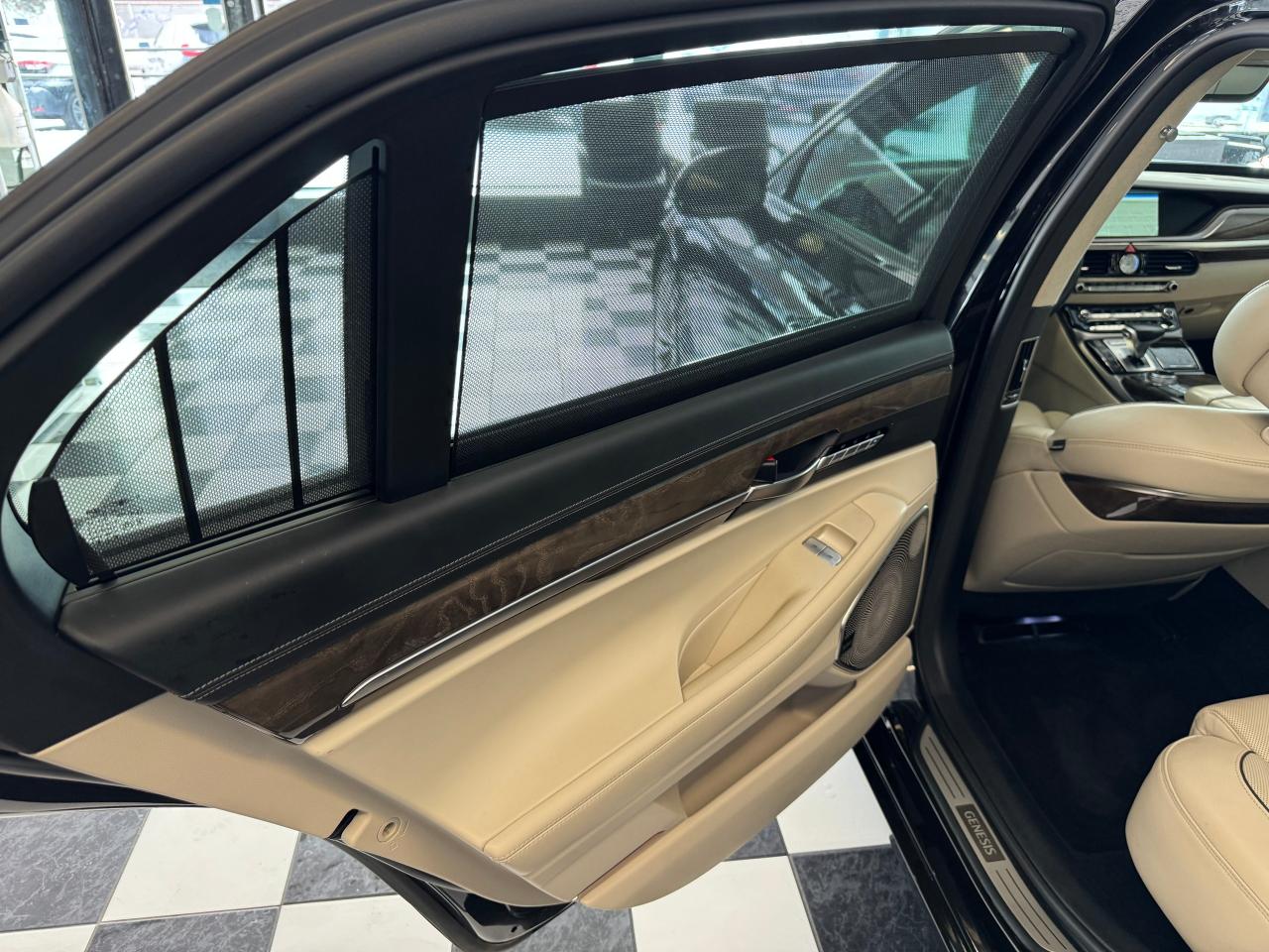 2018 Genesis G90 G90 5.0L V8 AWD+Roof+Cooled Seats+Adaptive Cruise - Photo #14