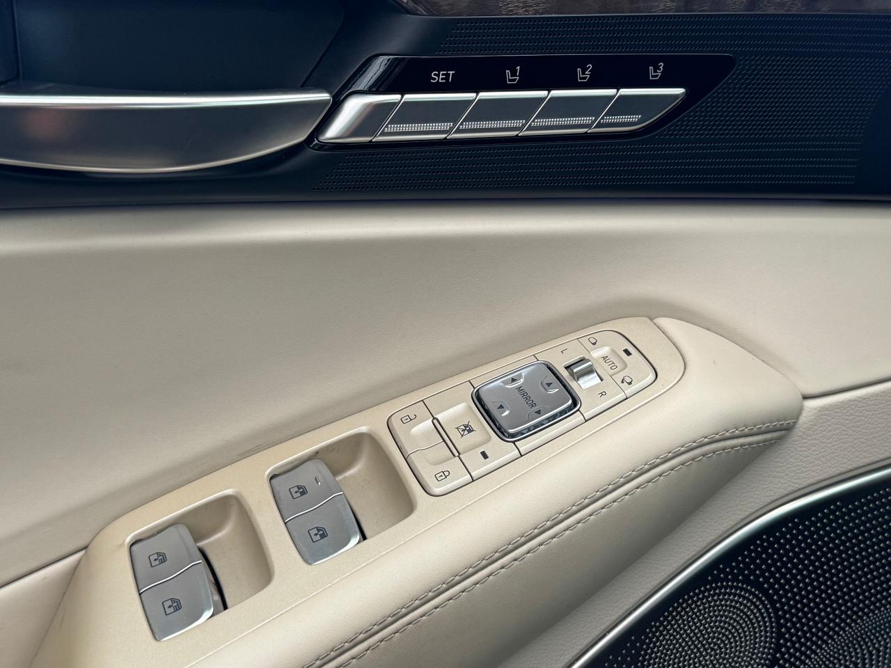 2018 Genesis G90 G90 5.0L V8 AWD+Roof+Cooled Seats+Adaptive Cruise - Photo #53