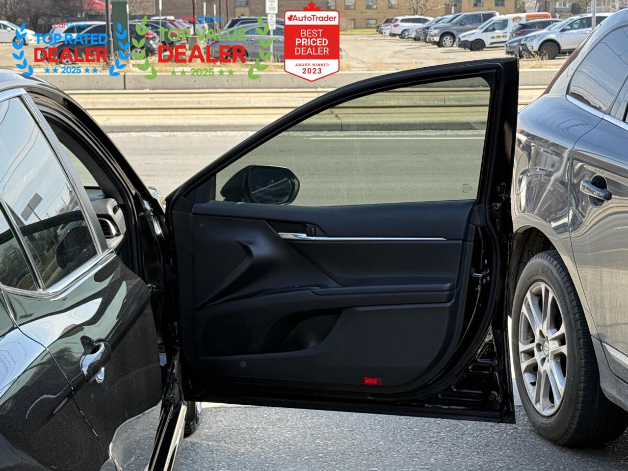 2020 Toyota Camry SE | REAR CAMERA | HEATED SEATS | FINANCE Photo