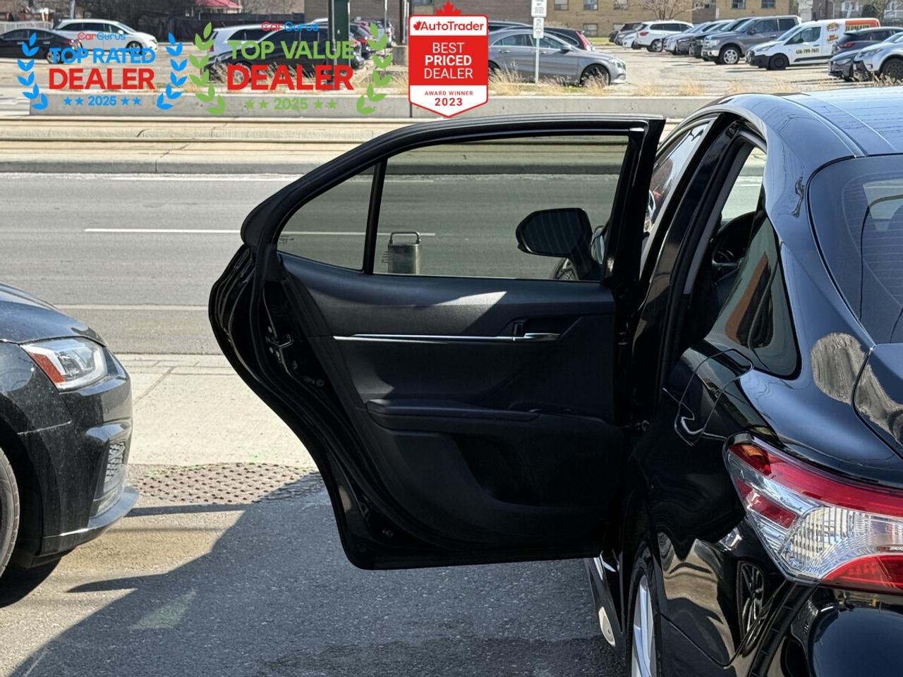 2020 Toyota Camry SE | REAR CAMERA | HEATED SEATS | FINANCE Photo