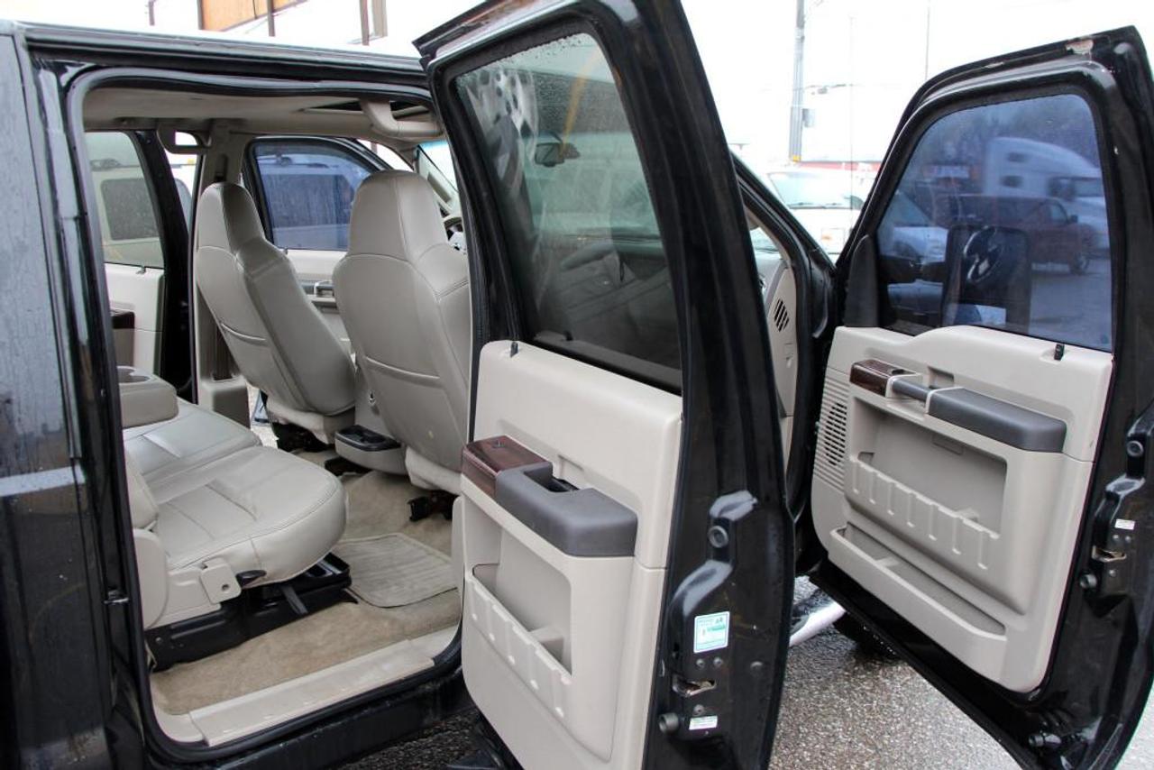 2008 Ford F-250 Super Duty 4WD CREW CAB Photo