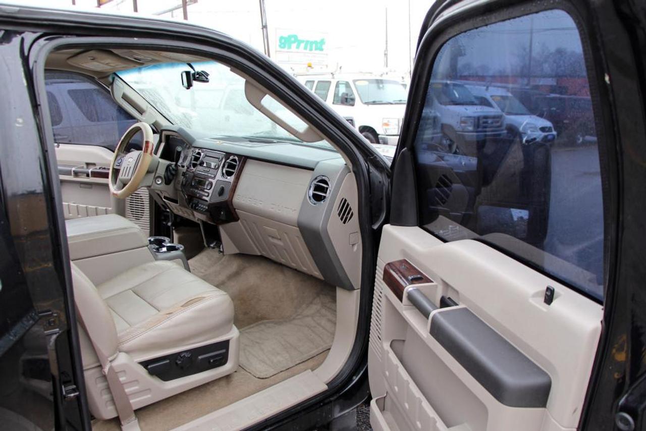 2008 Ford F-250 Super Duty 4WD CREW CAB Photo