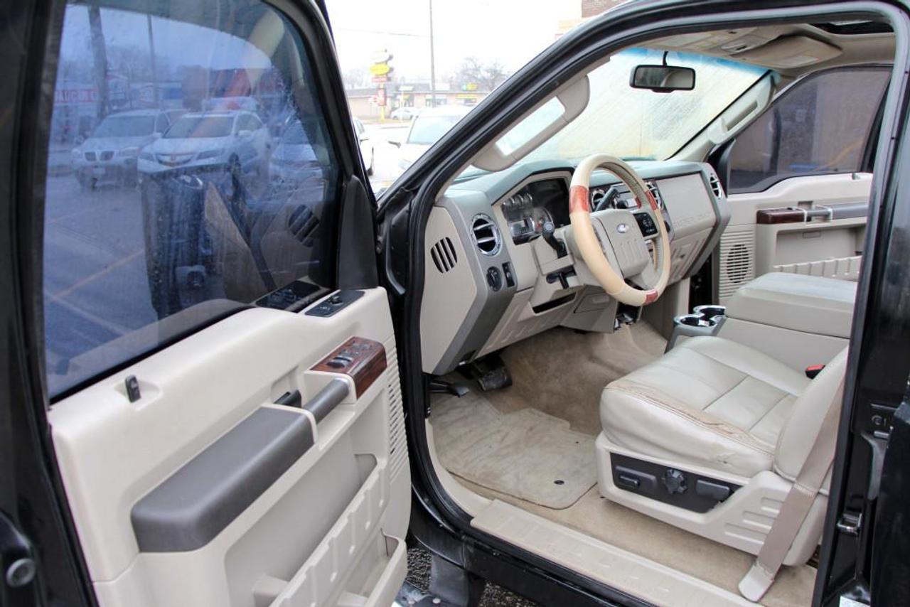 2008 Ford F-250 Super Duty 4WD CREW CAB Photo