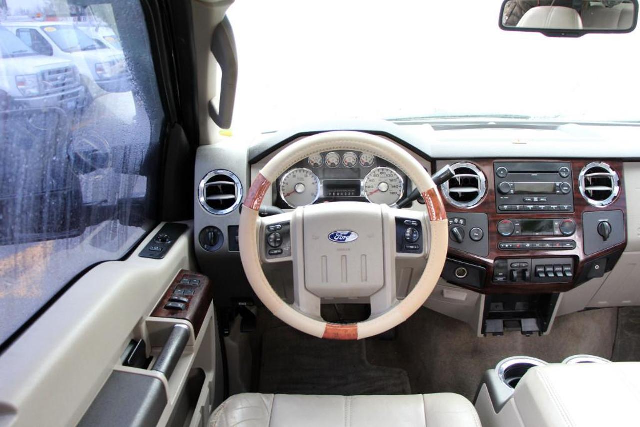 2008 Ford F-250 Super Duty 4WD CREW CAB Photo
