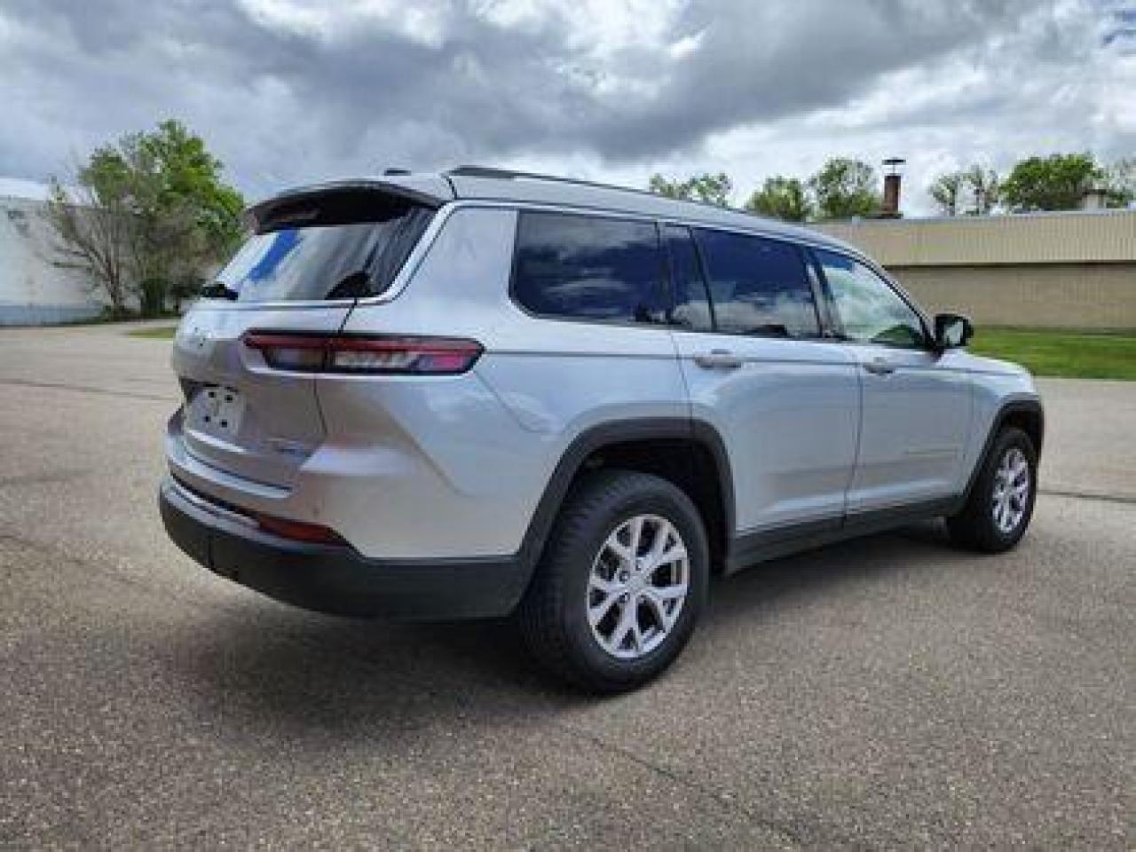 2022 Jeep Grand Cherokee L ADAPTIVE CRUISE, BLIND SPOT, 3RD ROW #244 Photo2