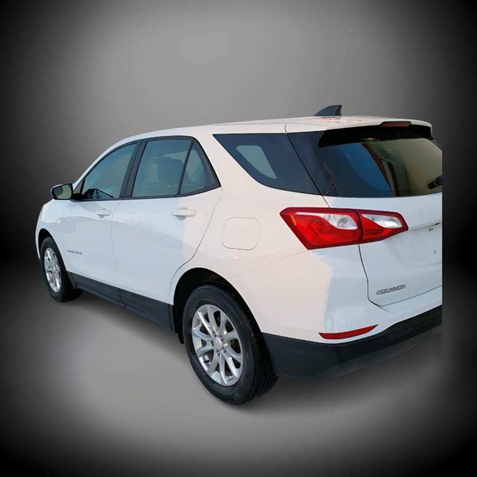 2020 Chevrolet Equinox AWD LS Accident Free 35,803 KM - Photo #3