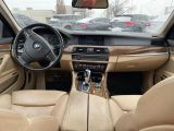 2011 BMW 535xi xDrive / CLEAN CARFAX / LEATHER / NAV / SUNROOF Photo27