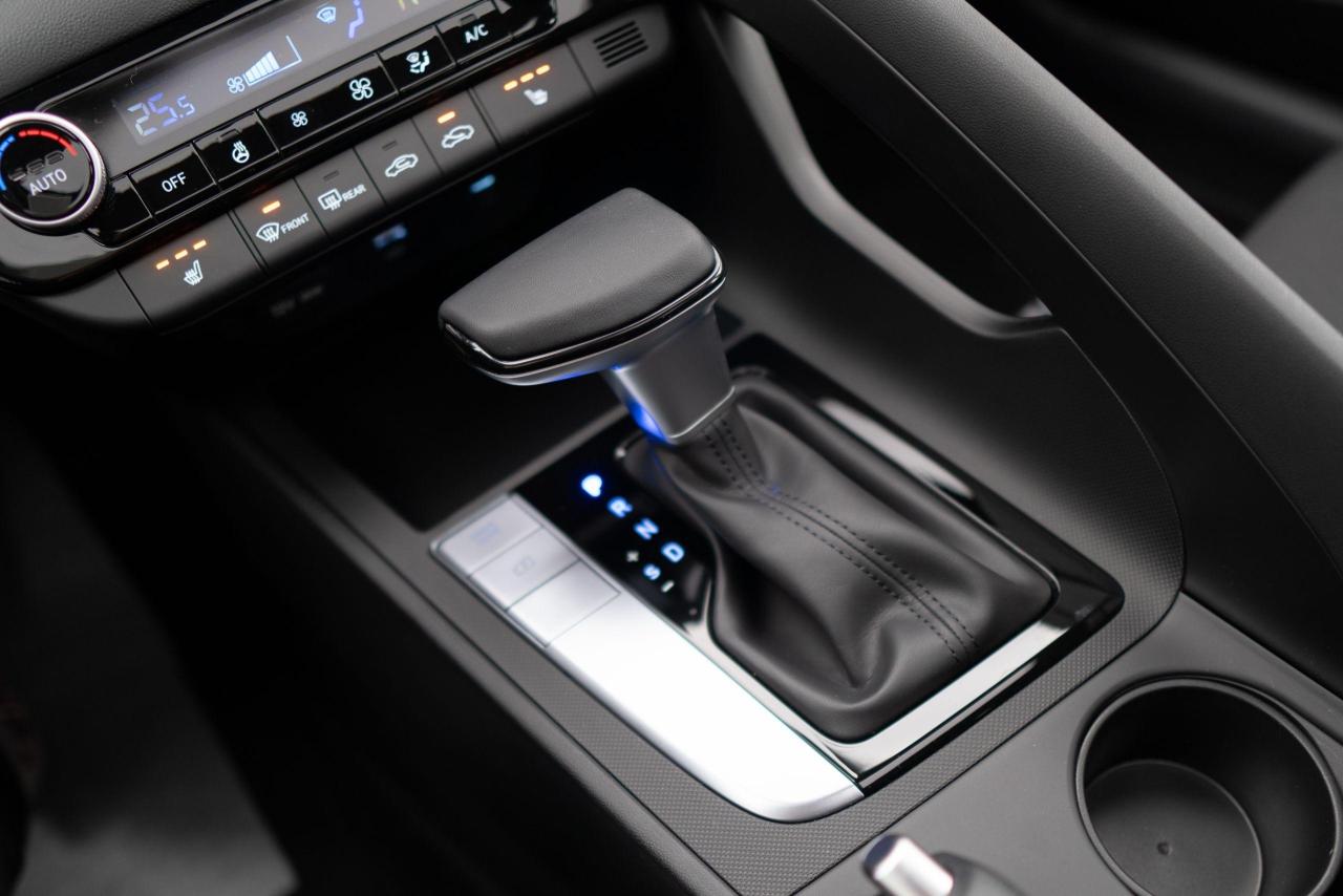 2024 Hyundai Elantra Preferred IVT w/Tech Pkg - Photo #12