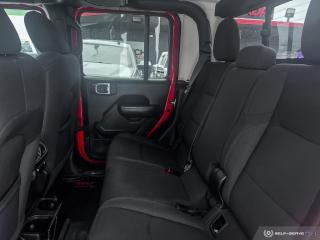 2020 Jeep Gladiator SPORT S / AUTO / HTD SEATS / 4X4 / NO ACCIDENTS - Photo #12