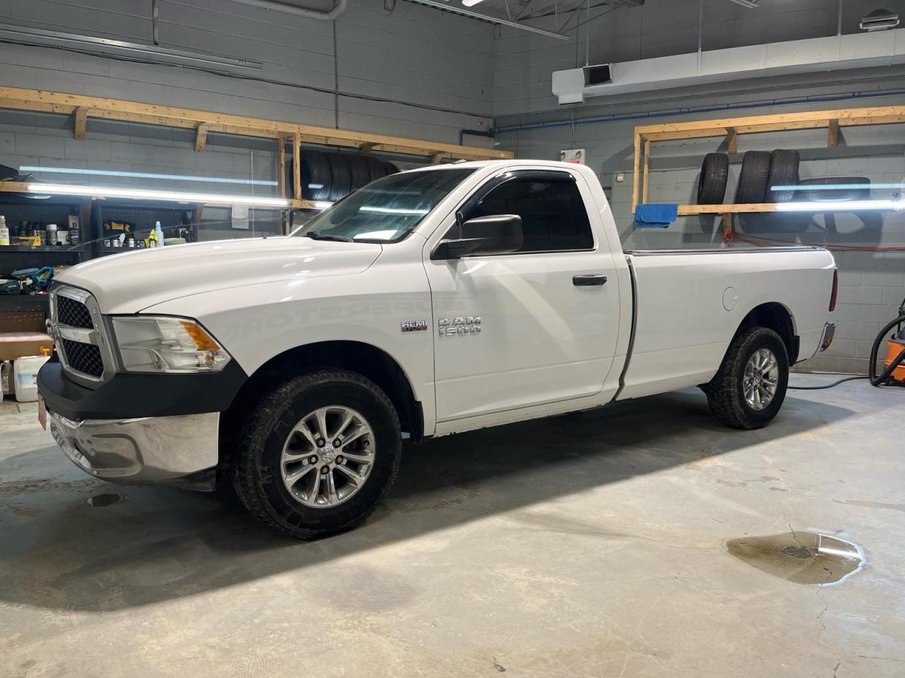 Used 2016 RAM 1500 SXT REG CAB 4X4 * Air conditioning * 5.7L HEMI VVT V8 engine with FuelSaver MDS (Rear sliding window * for sale in Cambridge, ON