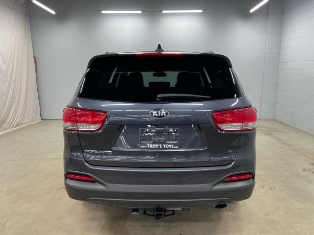 2017 Kia Sorento LX V6 Photo5