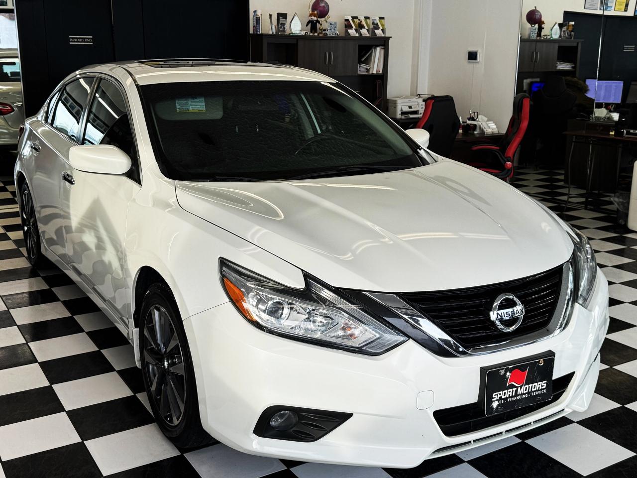 2017 Nissan Altima SV+New Tires+Brakes+Camera+Blind Spot+CLEAN CARFAX Photo5