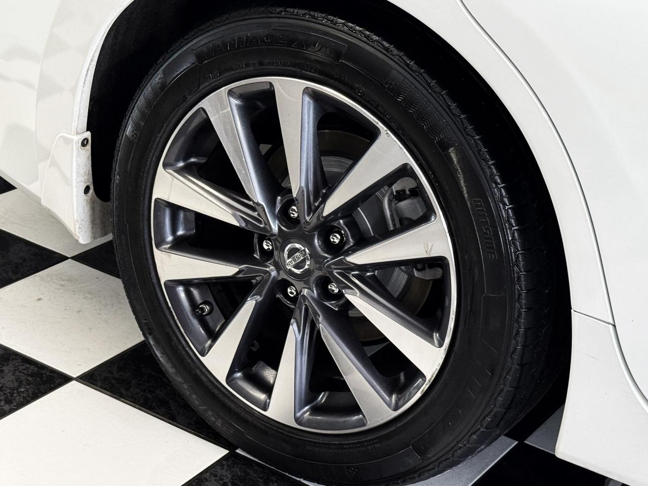 2017 Nissan Altima SV+New Tires+Brakes+Camera+Blind Spot+CLEAN CARFAX Photo111