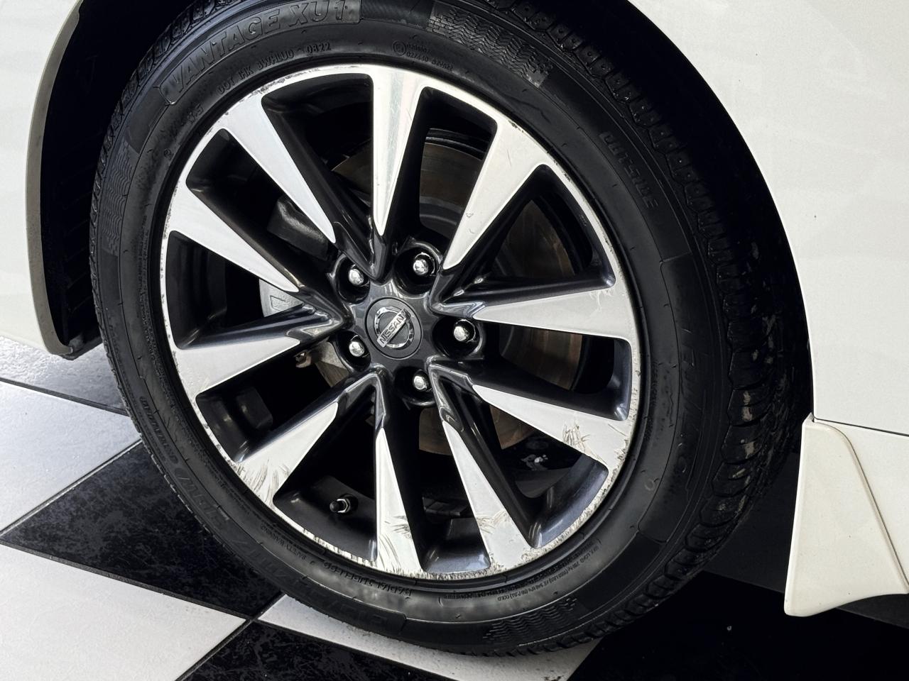 2017 Nissan Altima SV+New Tires+Brakes+Camera+Blind Spot+CLEAN CARFAX Photo49