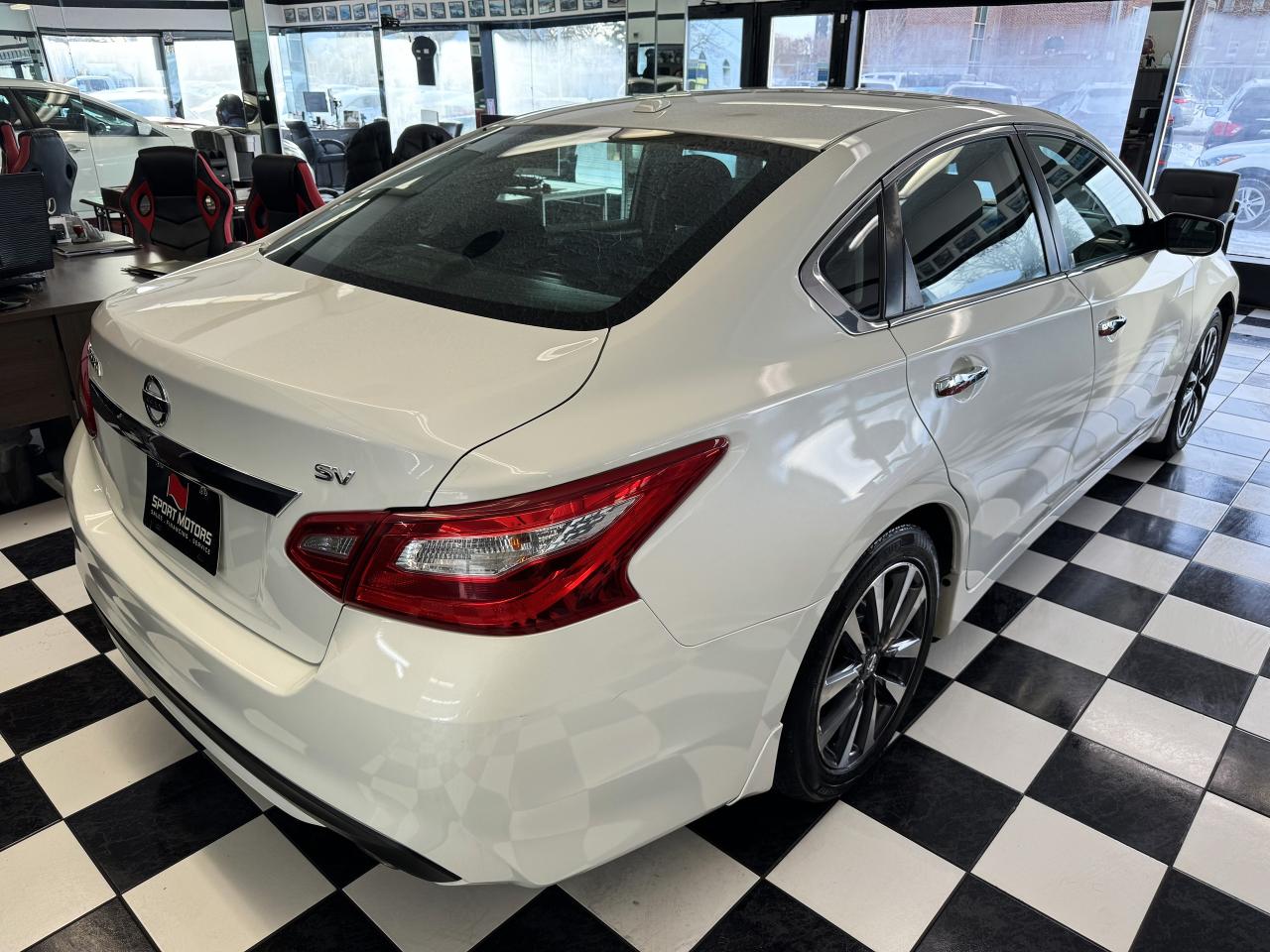 2017 Nissan Altima SV+New Tires+Brakes+Camera+Blind Spot+CLEAN CARFAX - Photo #4