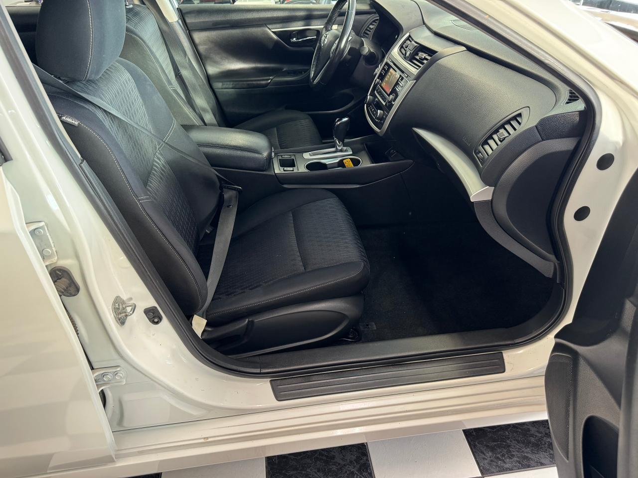 2017 Nissan Altima SV+New Tires+Brakes+Camera+Blind Spot+CLEAN CARFAX - Photo #20