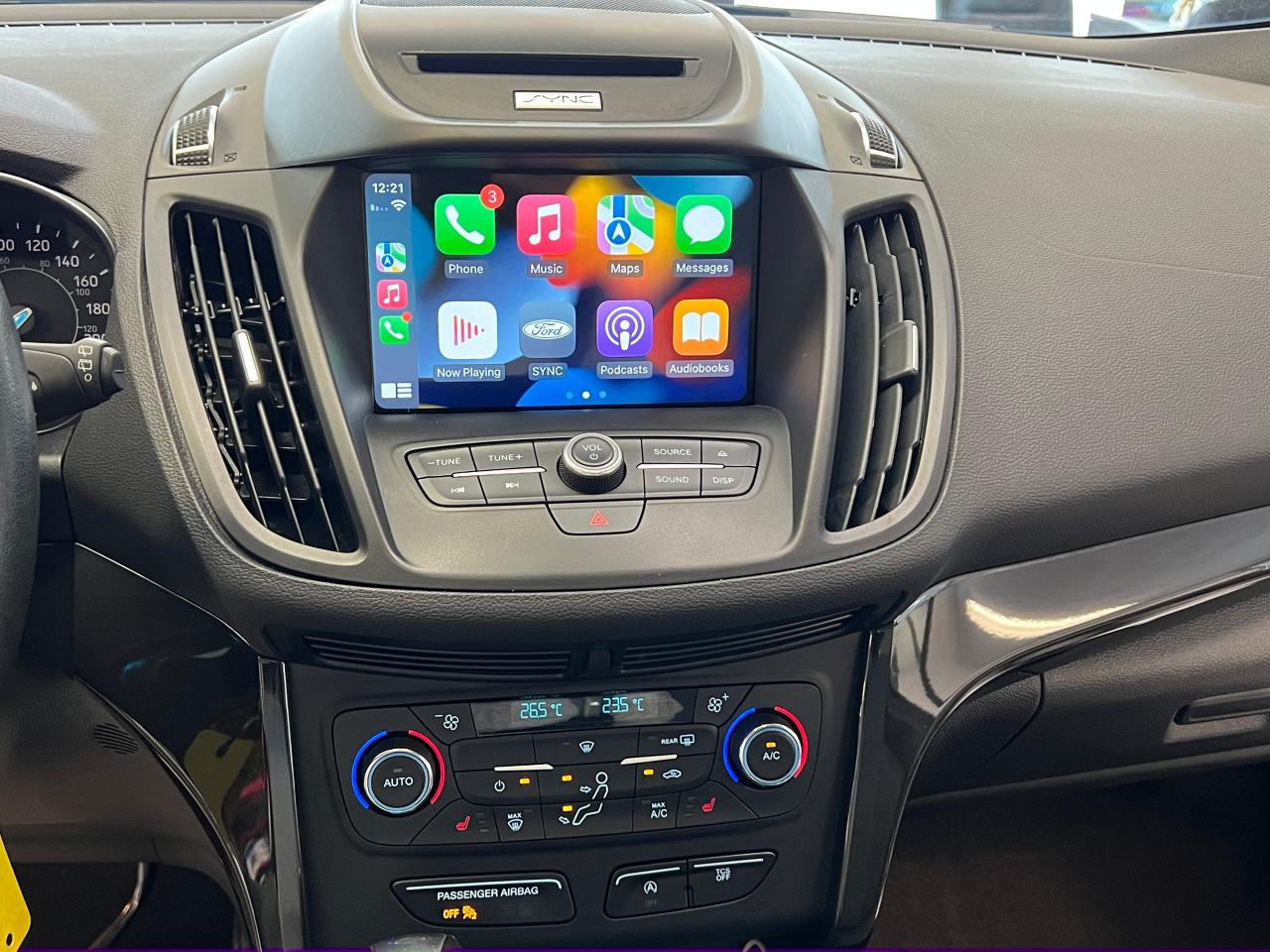 2017 Ford Escape SE Apperance PKG AWD+GPS+New Tires+CLEAN CARFAX - Photo #9